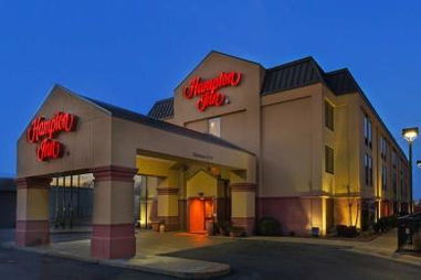 hampton inn jonesboro ar,Location and Accessibility